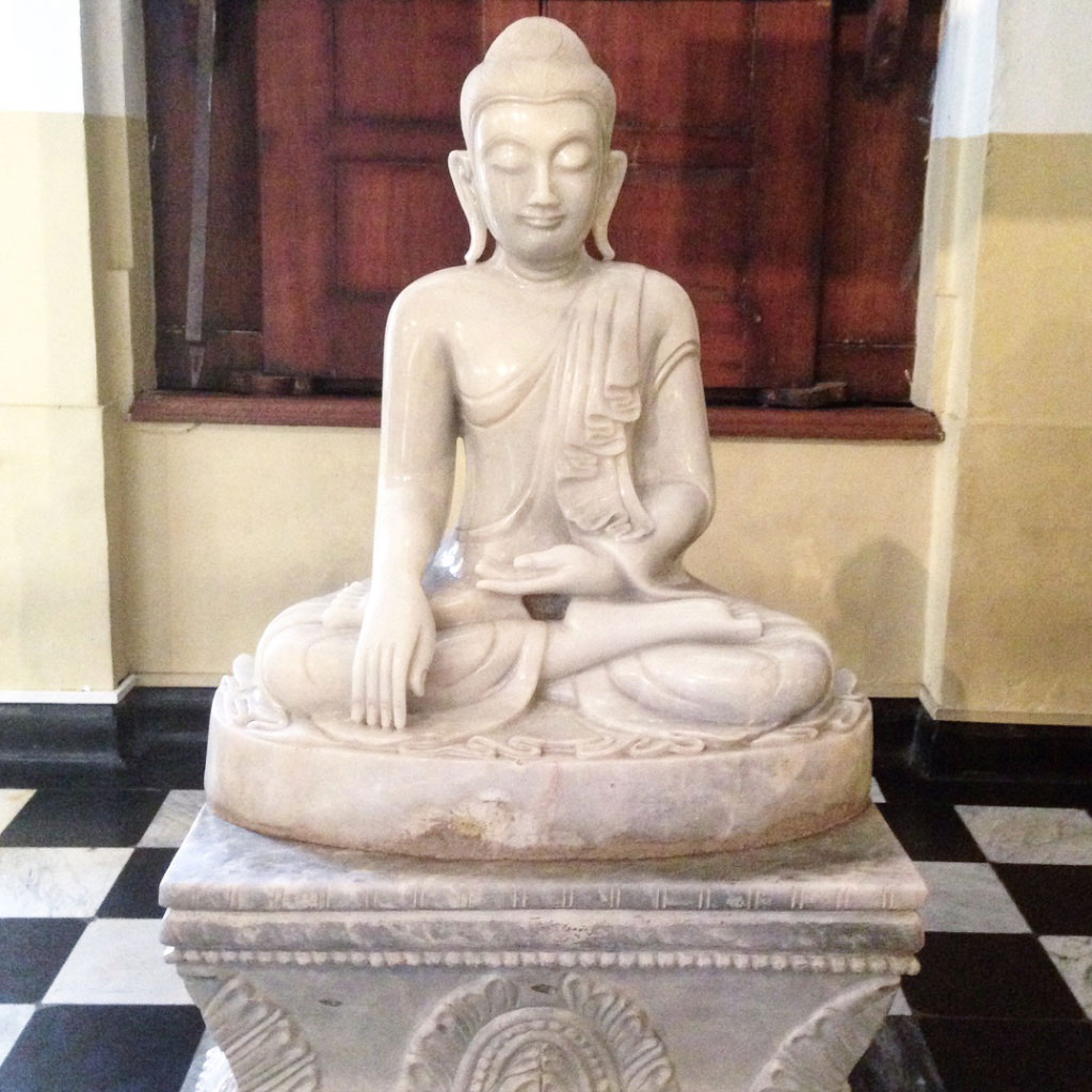 Buddha im Sri Dalada Maligawa, Sri Lanka